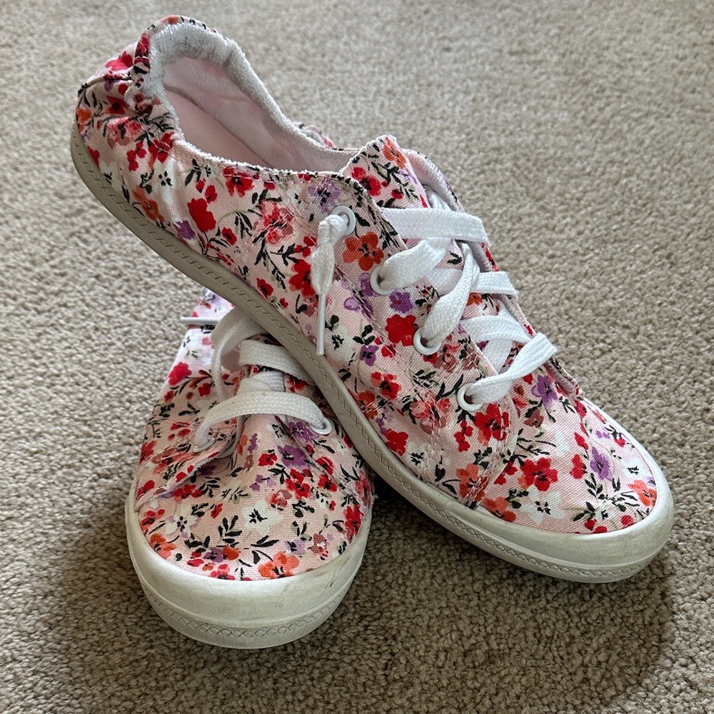 Time and Tru Pink Floral Lace-Up Womans Sneakers - Picture 7 of 7